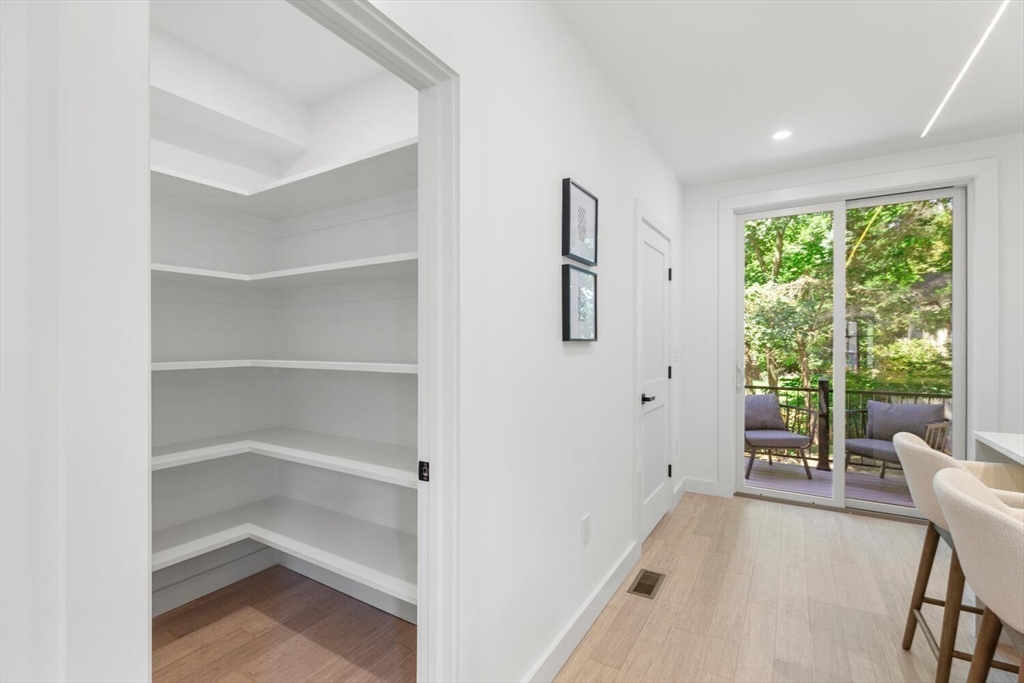 20 Grayson Rd
