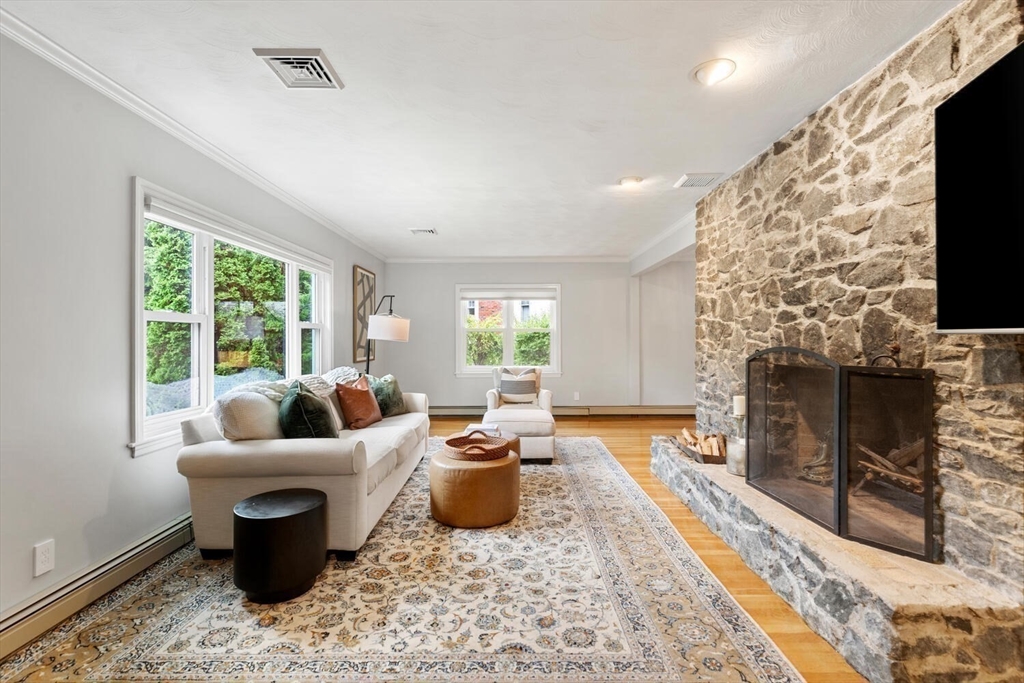 4 Sargent Rd