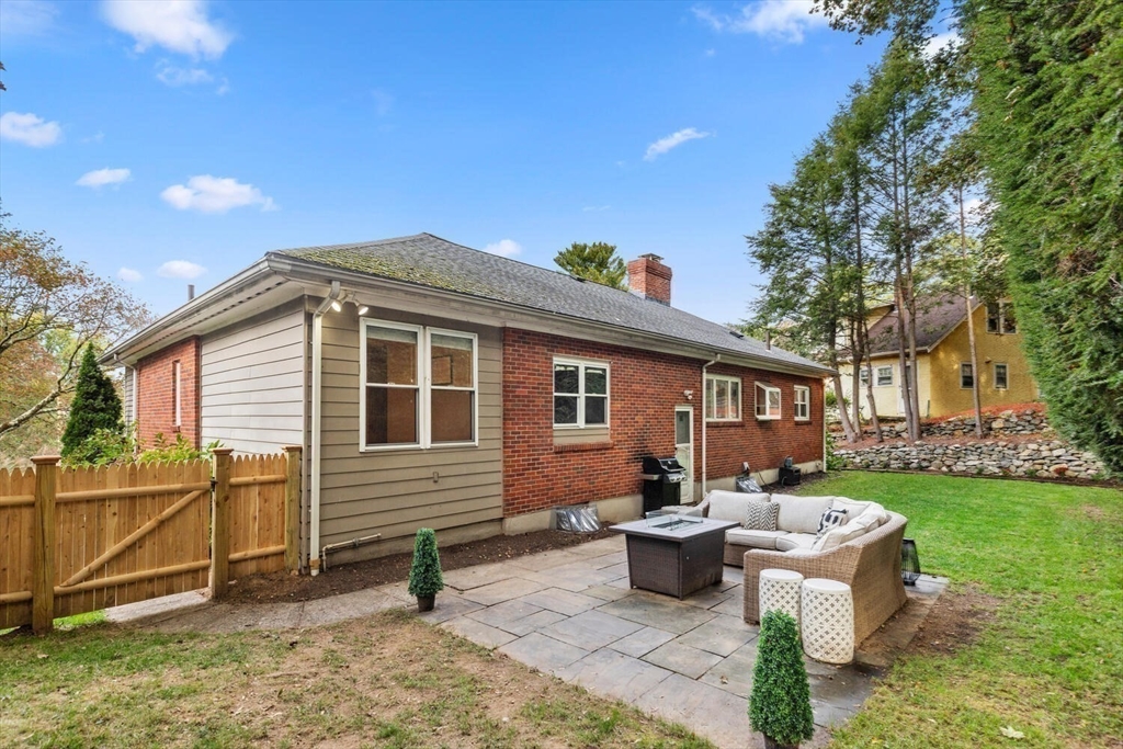 4 Sargent Rd