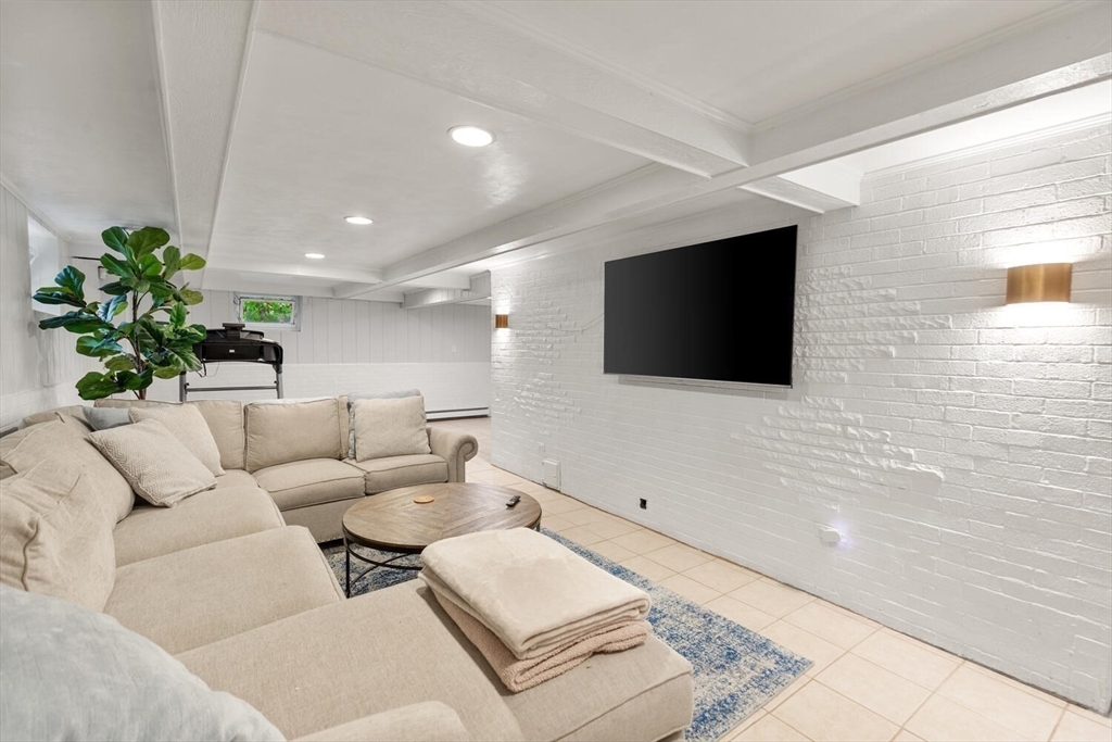 4 Sargent Rd