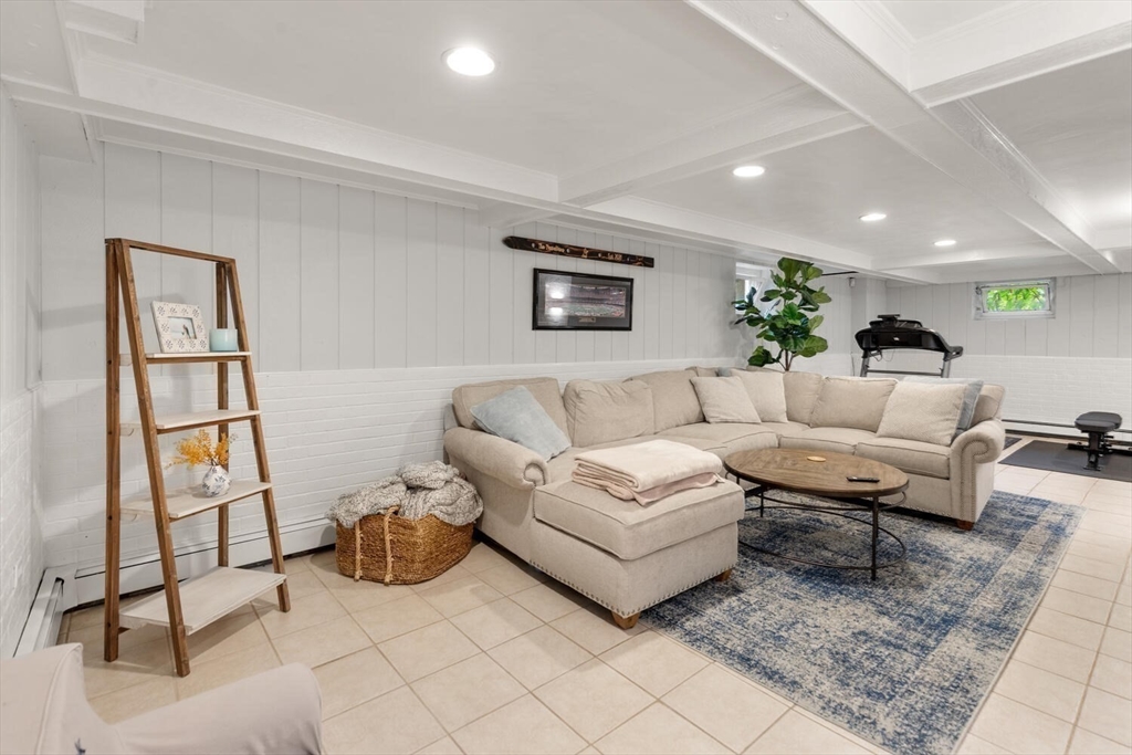 4 Sargent Rd