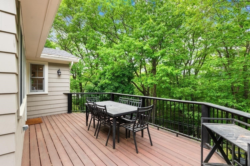 105 Thornberry Rd
