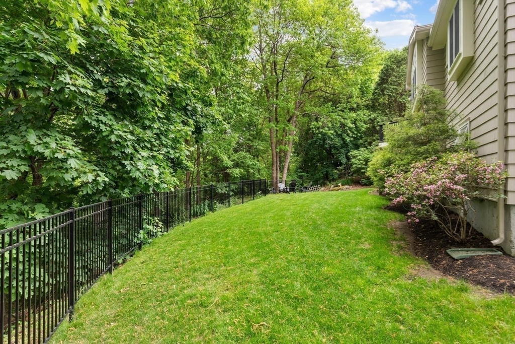 105 Thornberry Rd