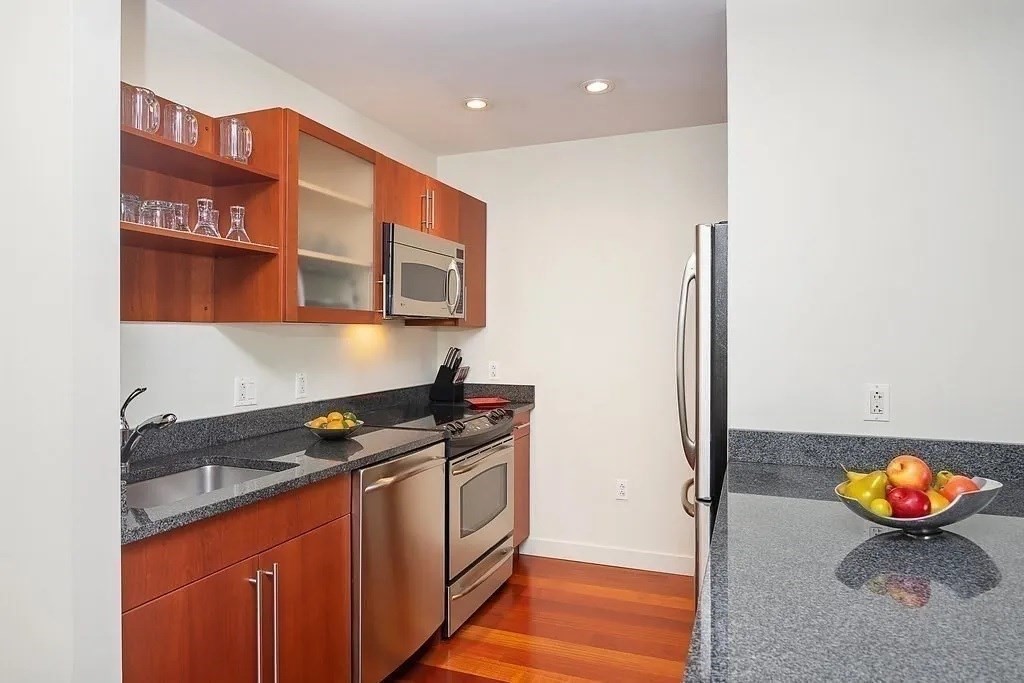 17 Otis St # 503