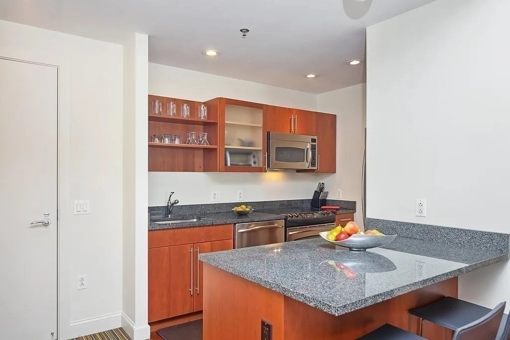17 Otis St # 503