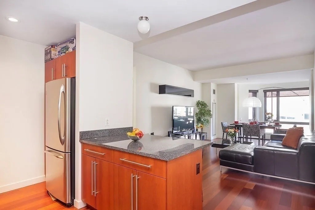 17 Otis St # 503
