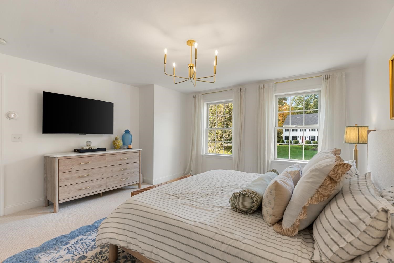 13 Hilton Dr