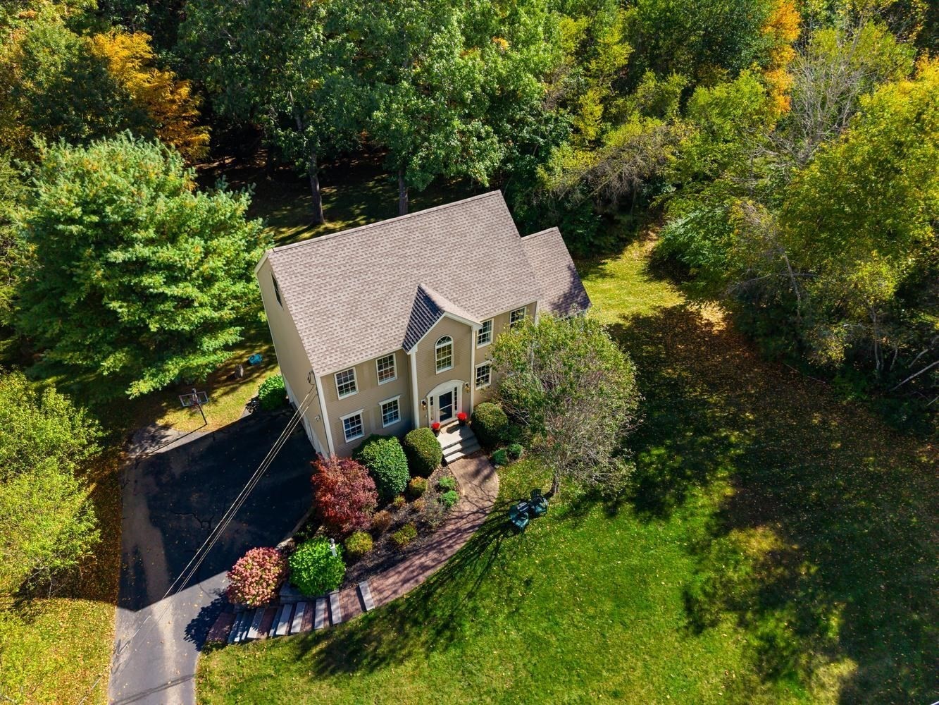 13 Hilton Dr