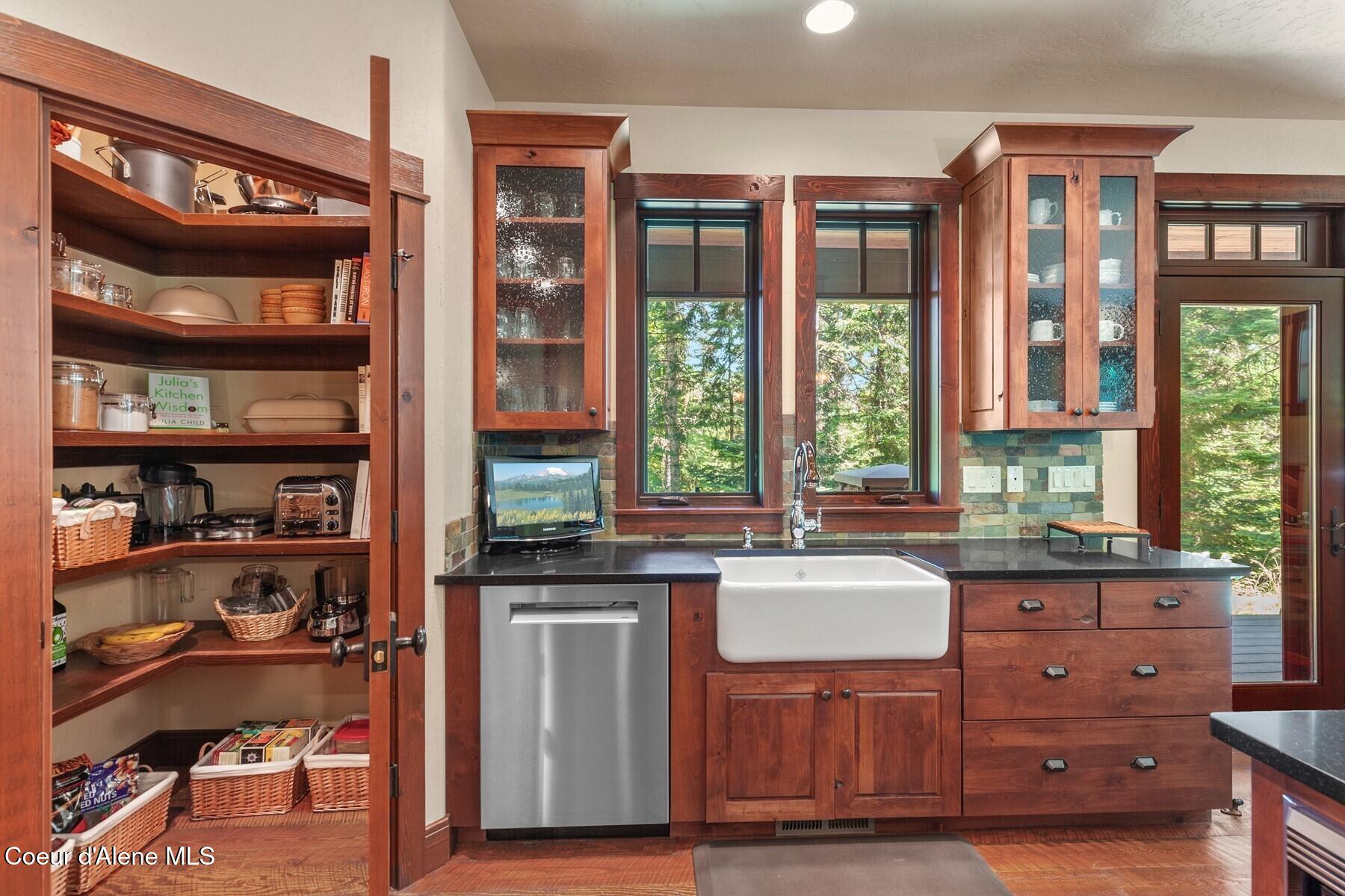 4456 E Eagles Mere Rd