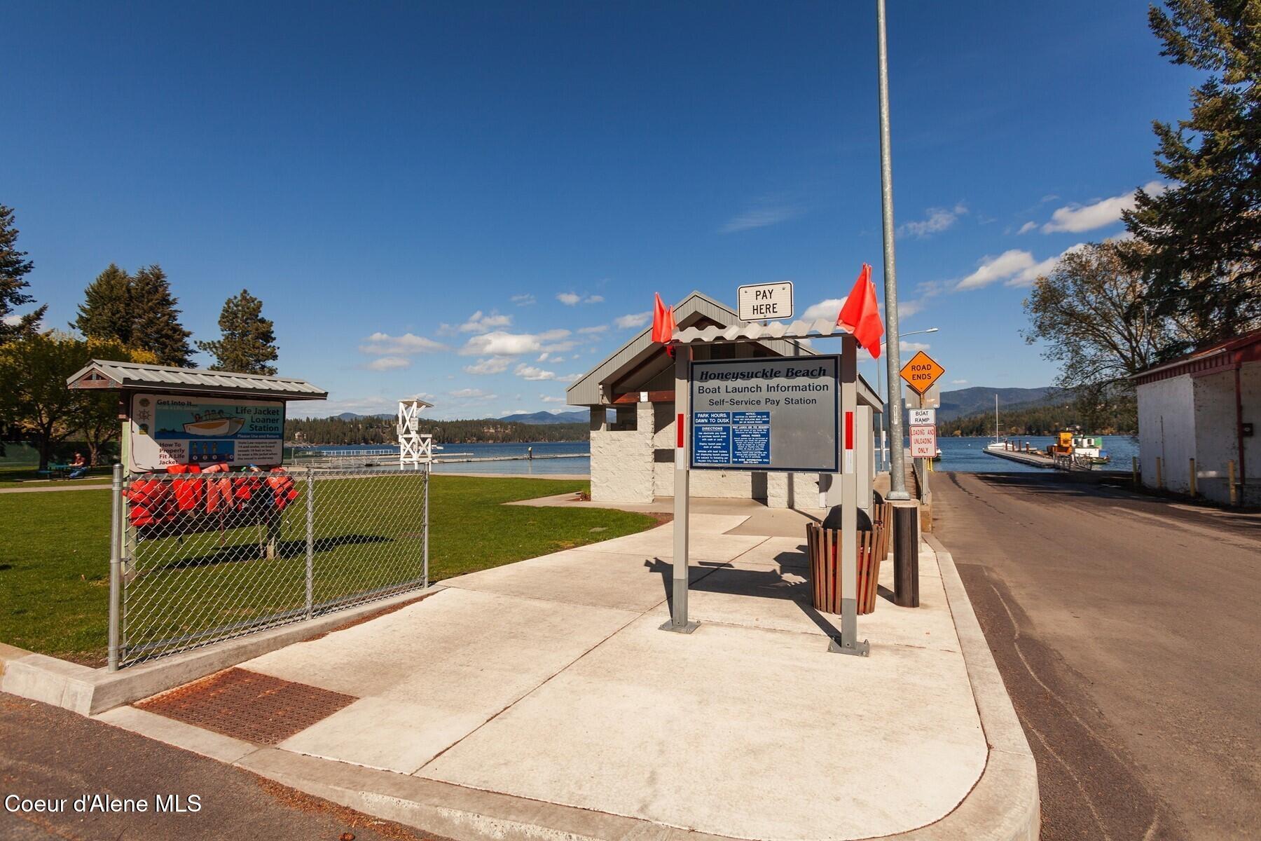 12399 N Meadow Wood Ln