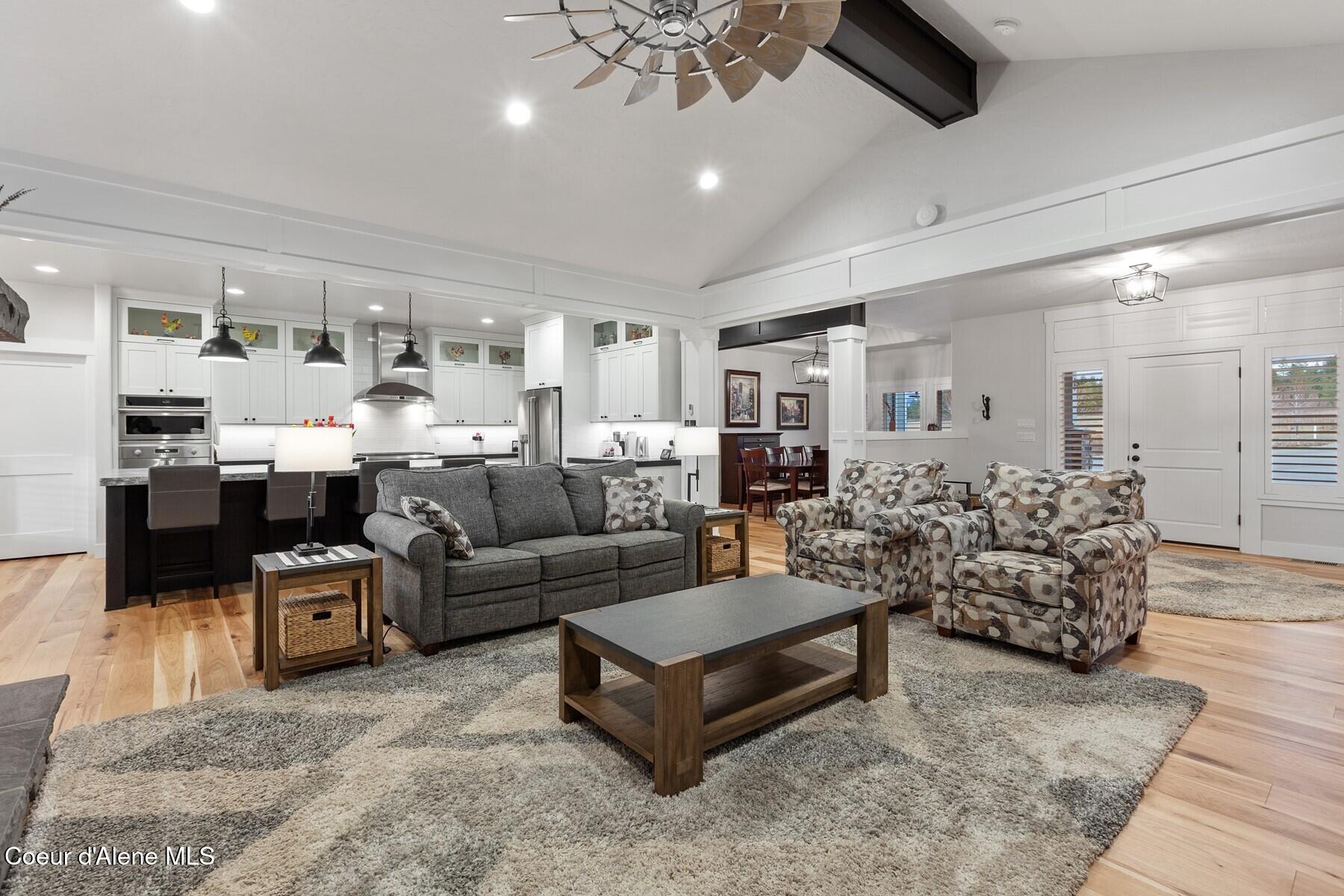 12399 N Meadow Wood Ln