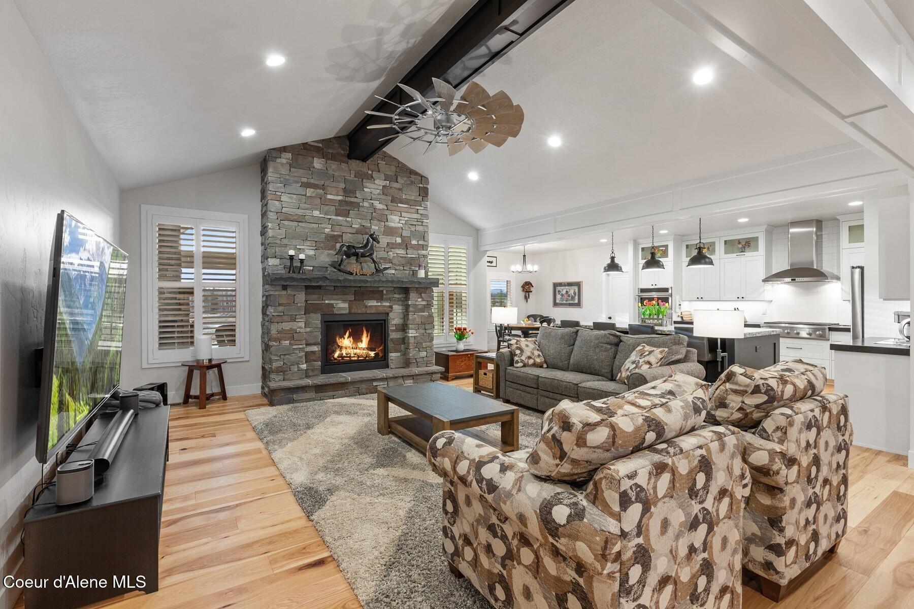 12399 N Meadow Wood Ln