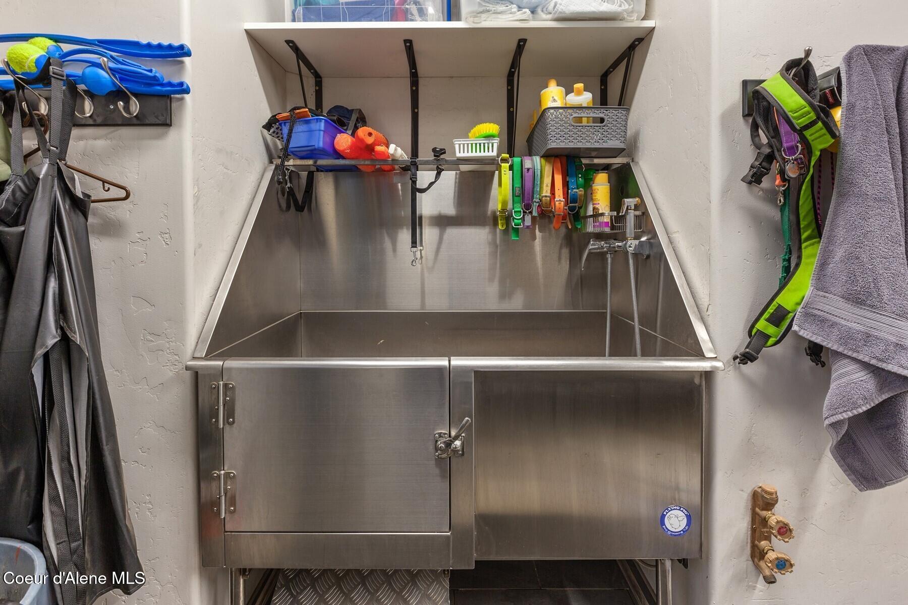 12399 N Meadow Wood Ln