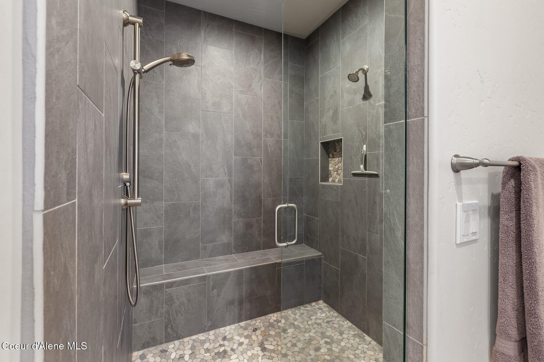 12399 N Meadow Wood Ln