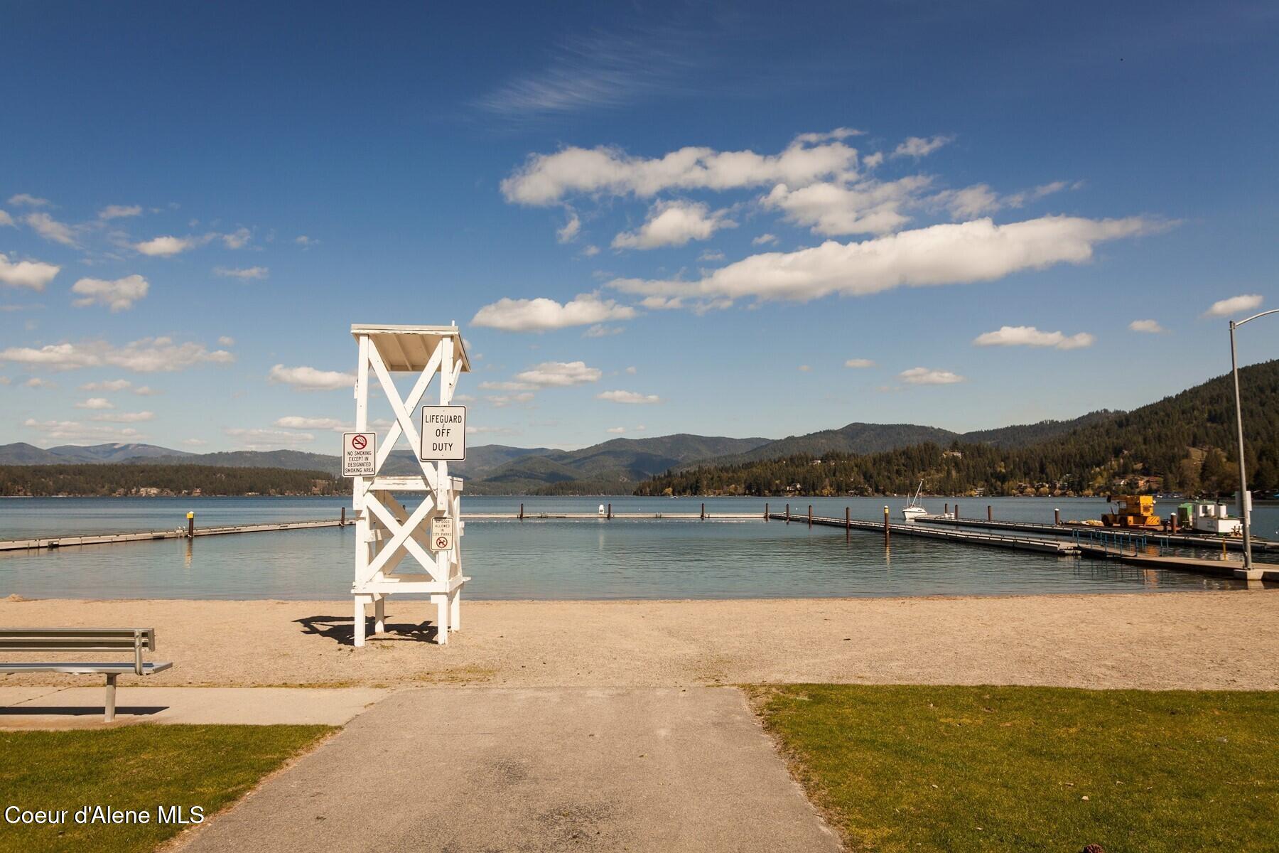 12399 N Meadow Wood Ln