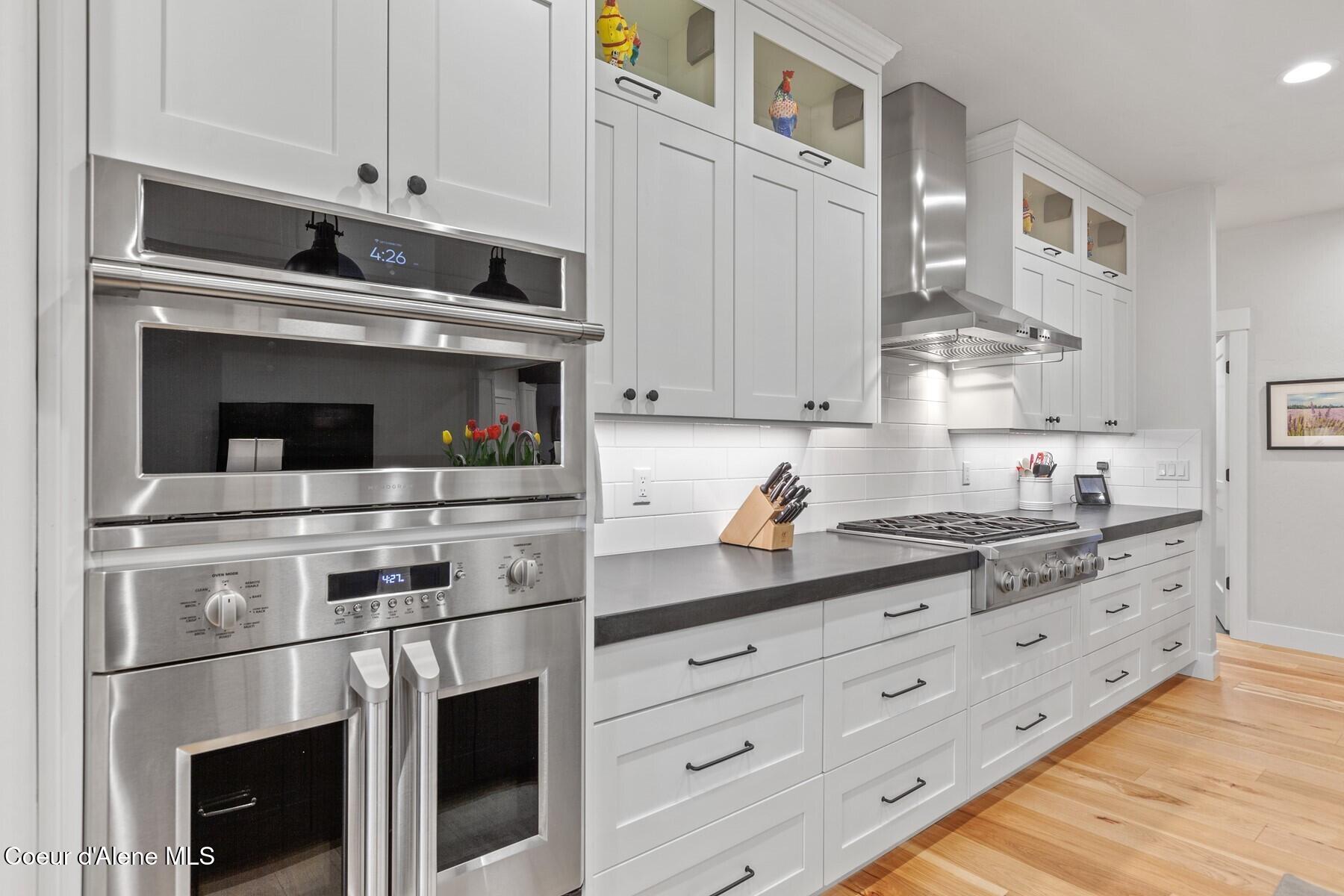 12399 N Meadow Wood Ln