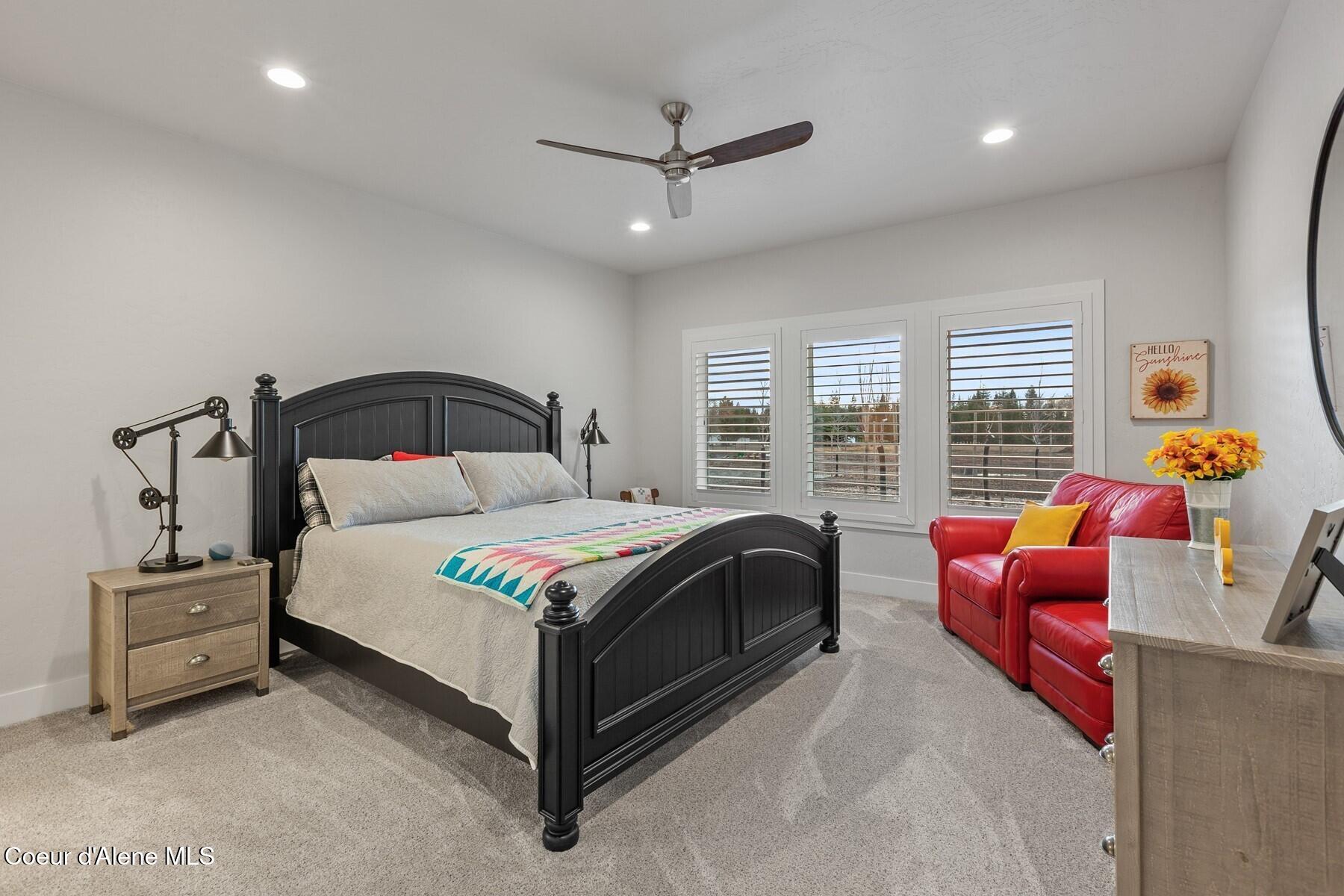 12399 N Meadow Wood Ln