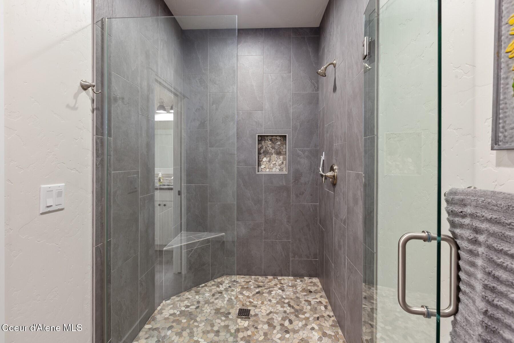 12399 N Meadow Wood Ln