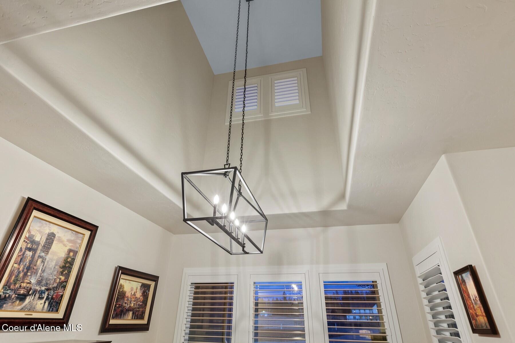 12399 N Meadow Wood Ln