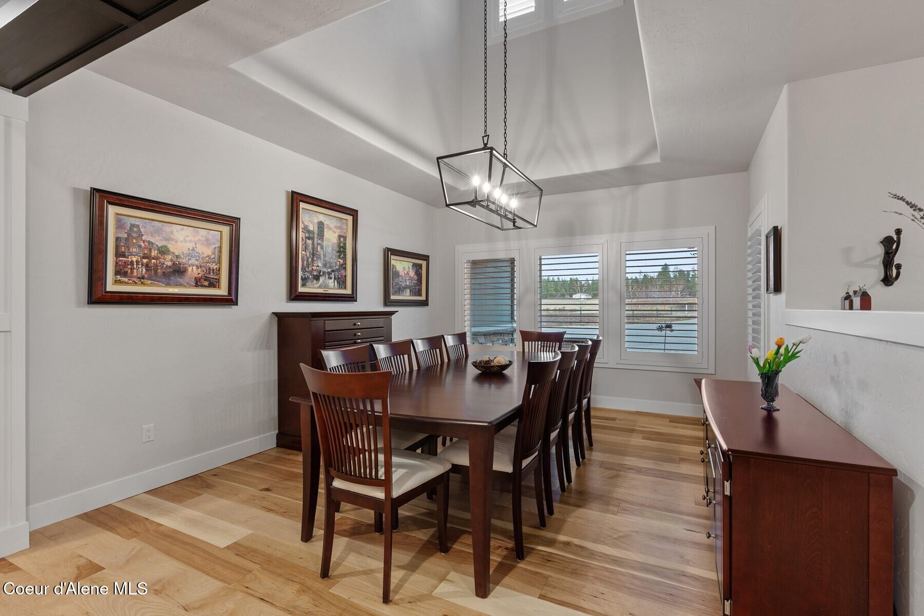 12399 N Meadow Wood Ln