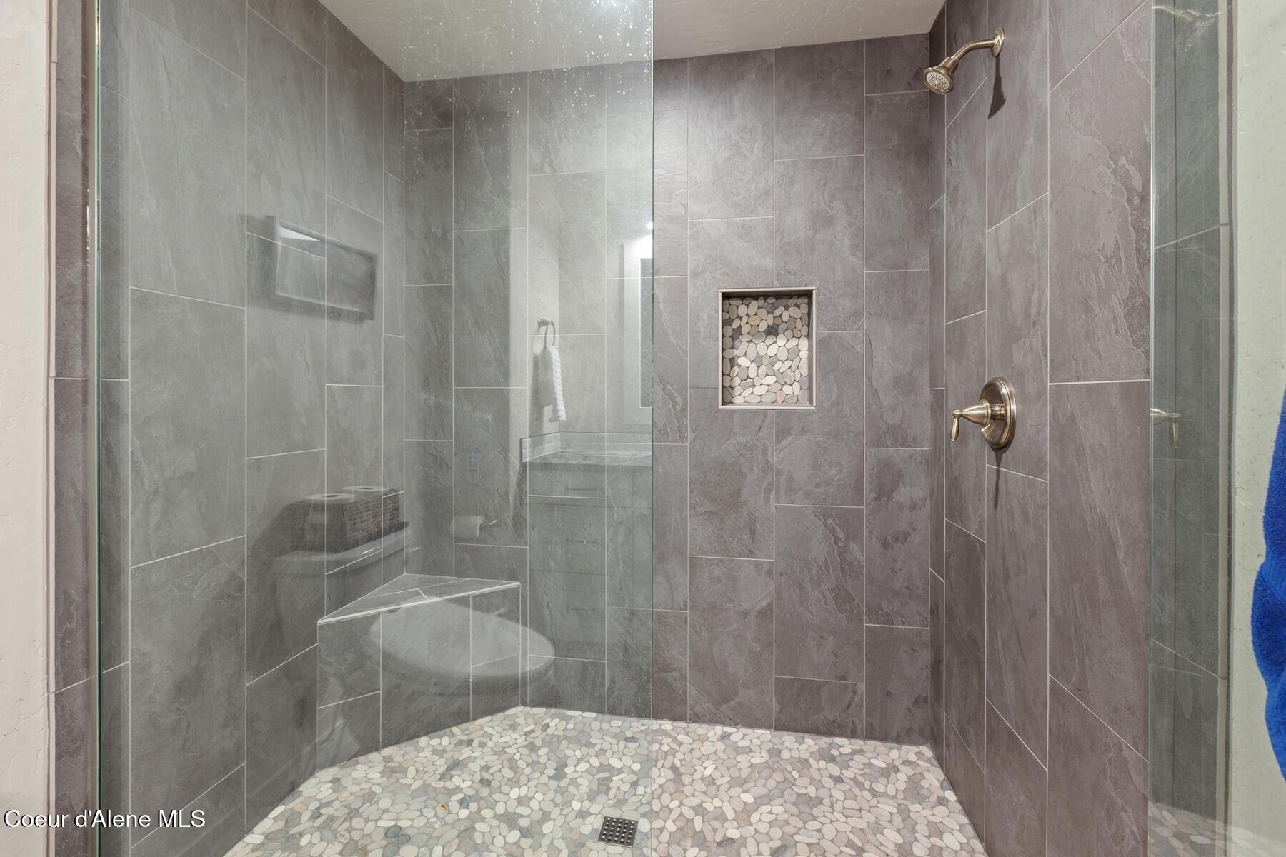 12399 N Meadow Wood Ln