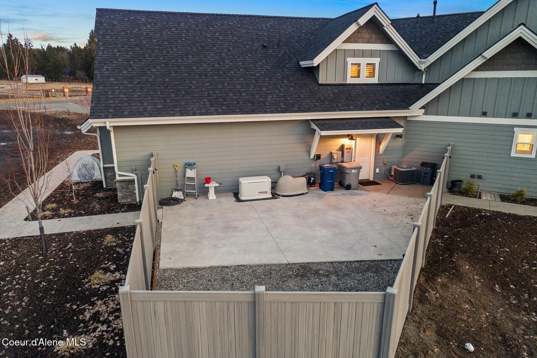 12399 N Meadow Wood Ln