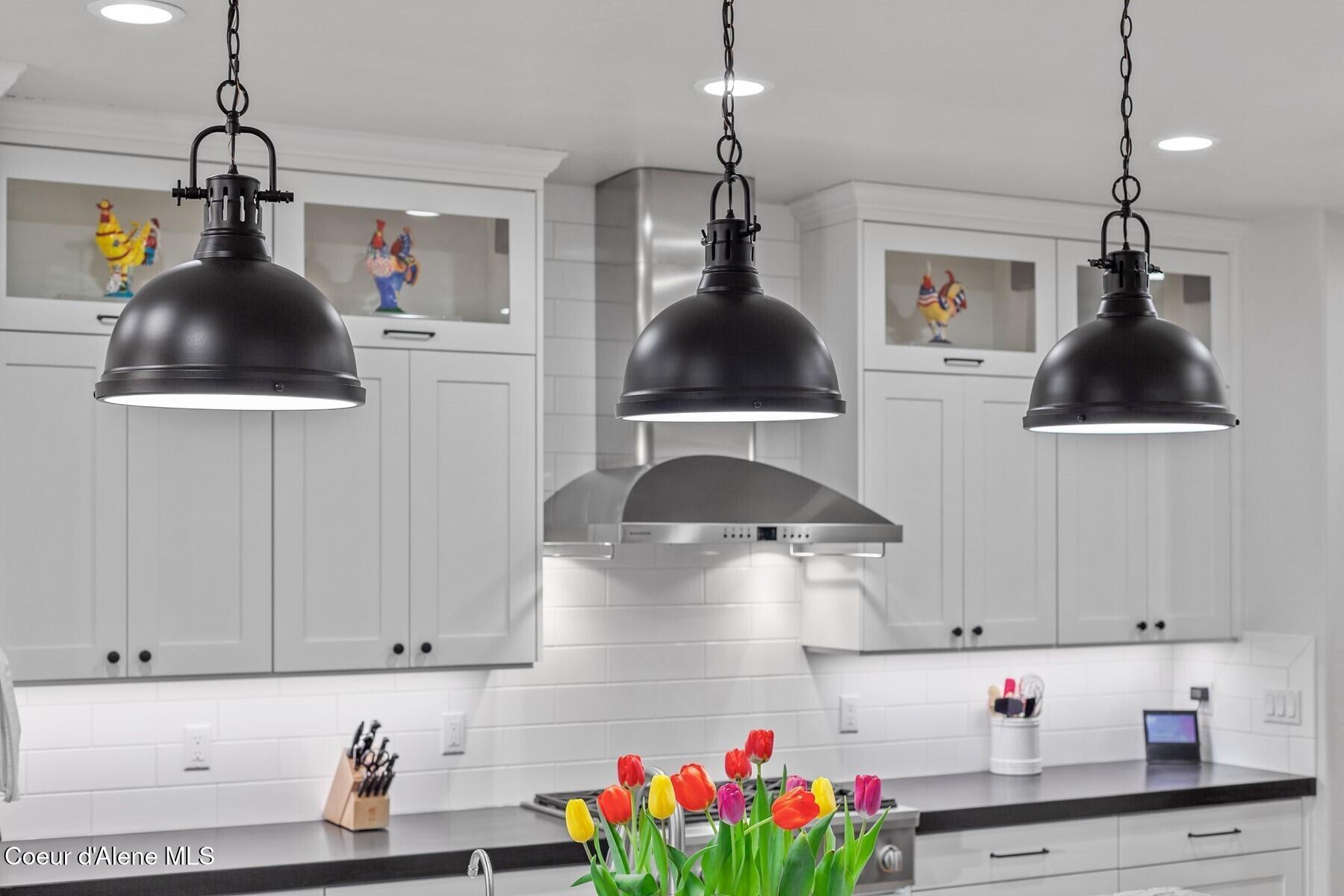 12399 N Meadow Wood Ln