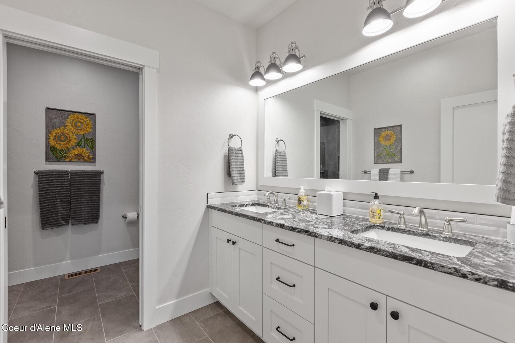 12399 N Meadow Wood Ln