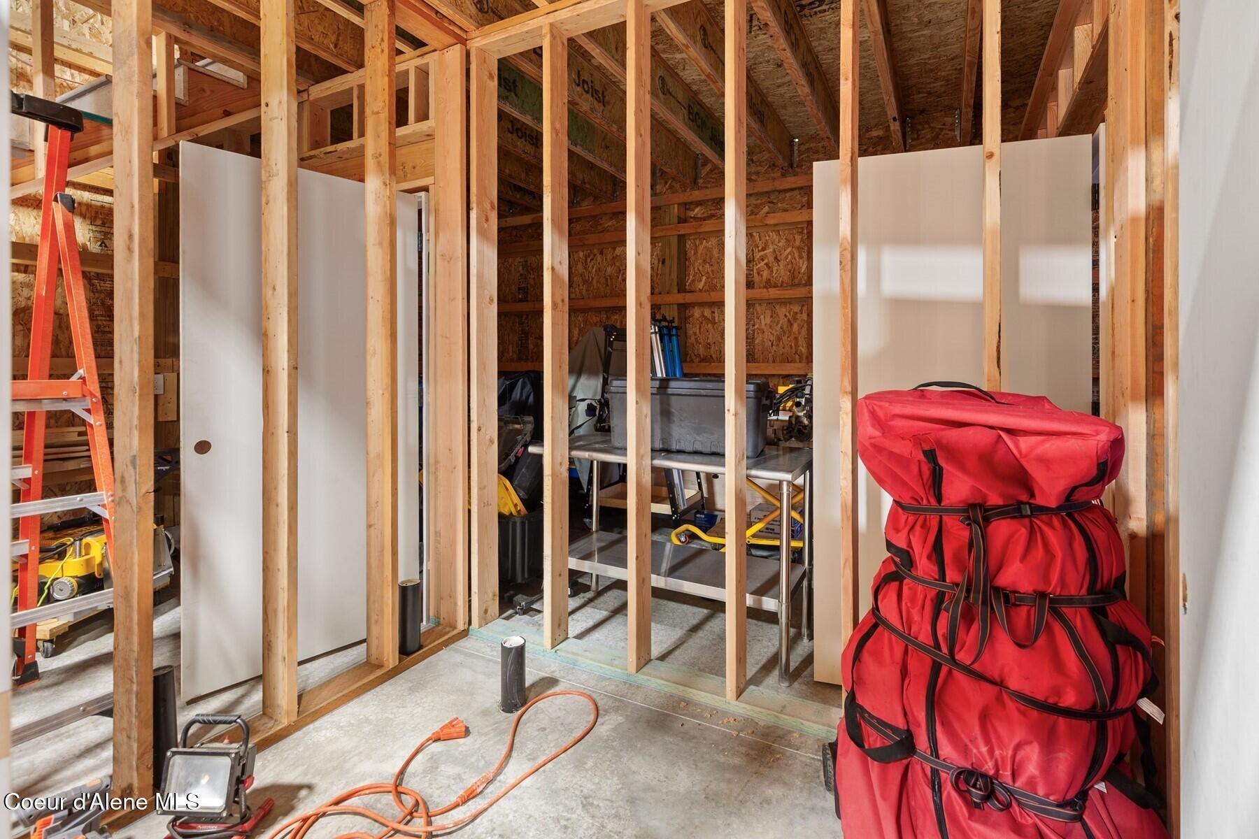 12399 N Meadow Wood Ln