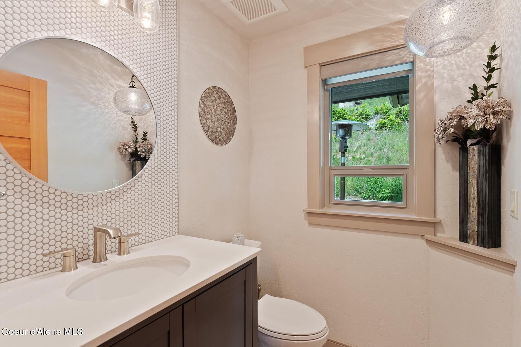 2406 S Silver Beach Rd, Coeur d'Alene