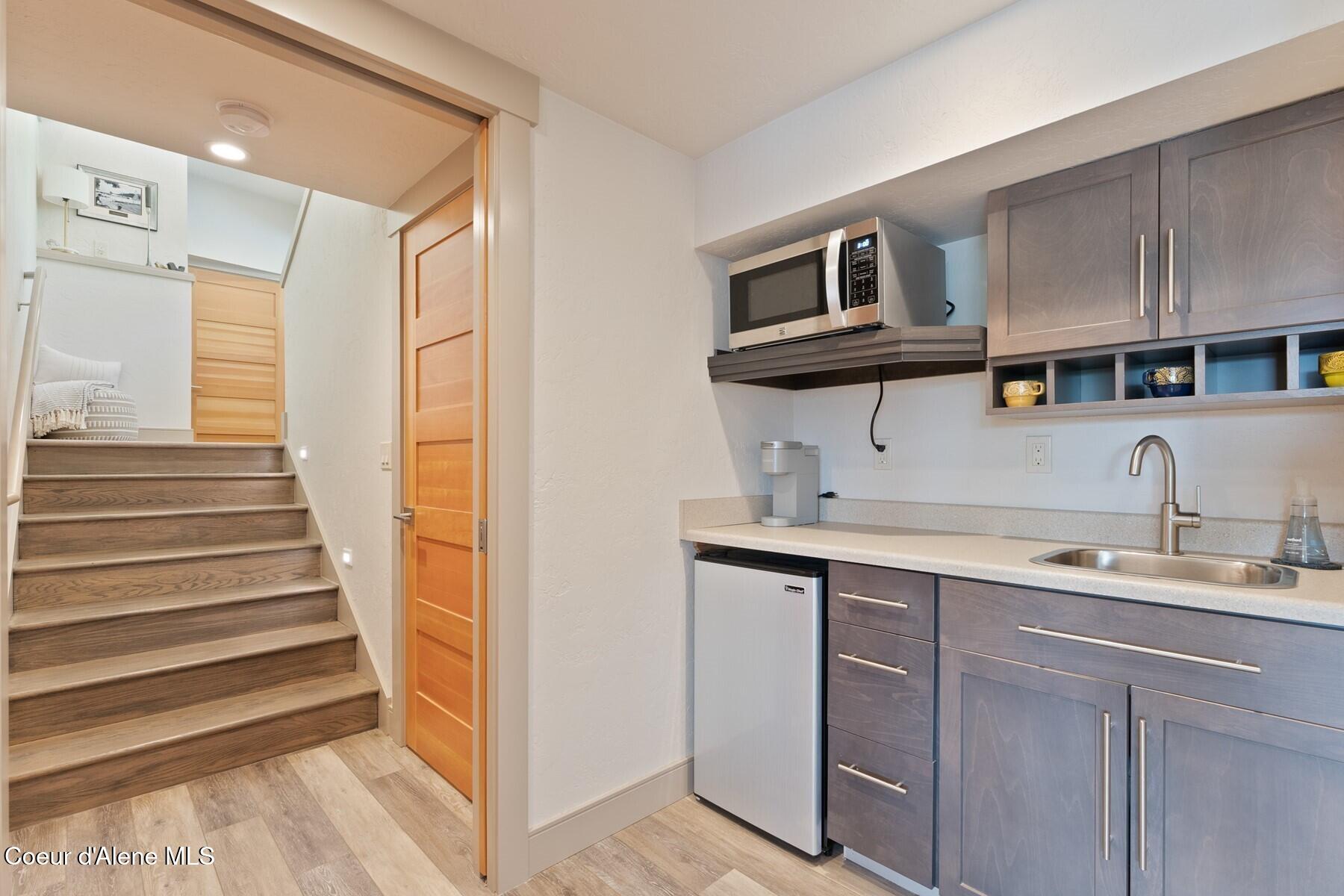 2406 S Silver Beach Rd, Coeur d'Alene