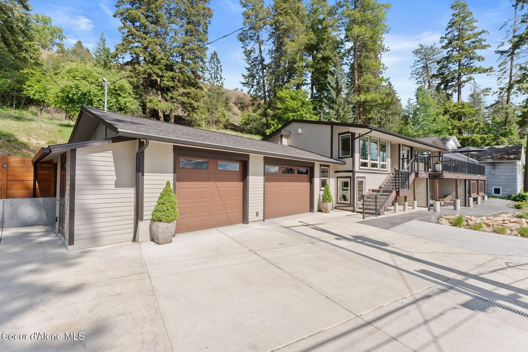 2406 S Silver Beach Rd, Coeur d'Alene