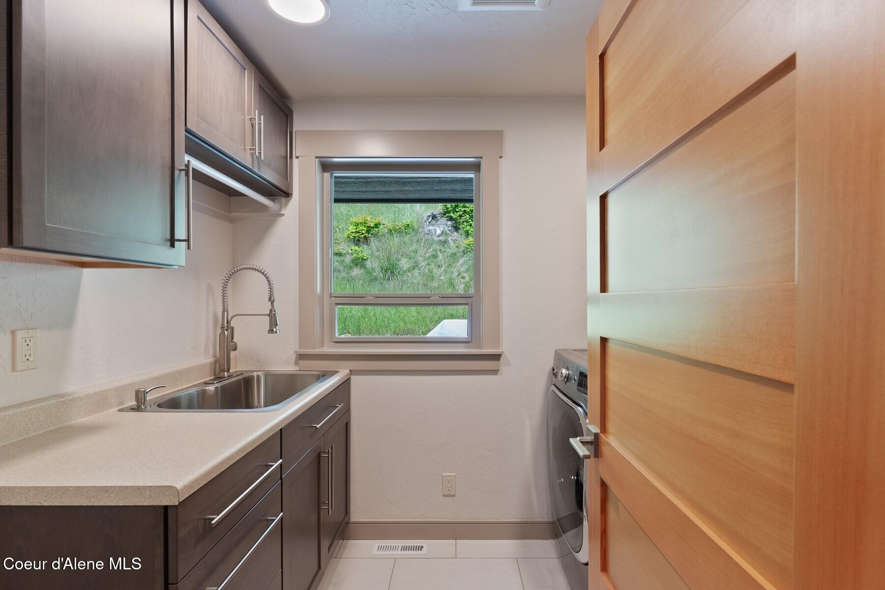 2406 S Silver Beach Rd, Coeur d'Alene