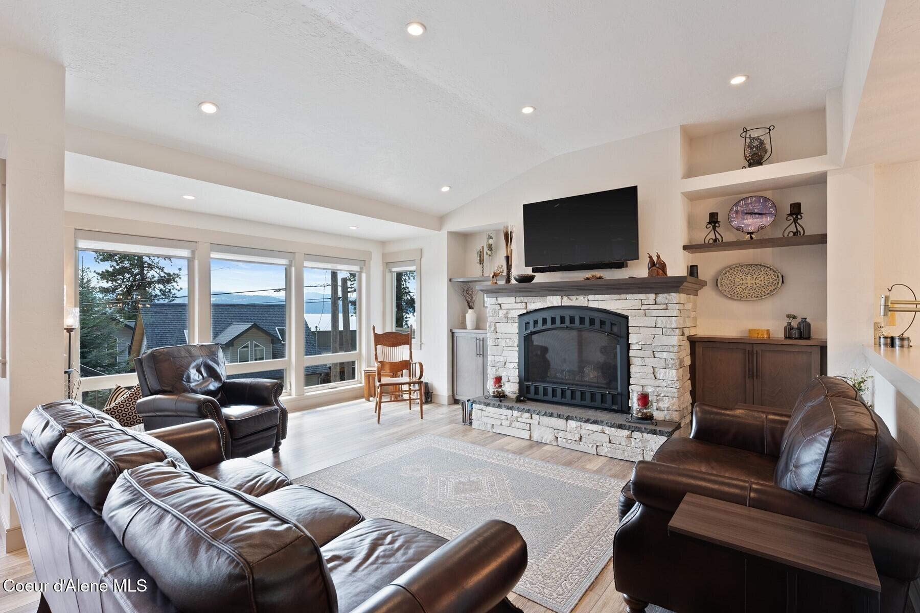 2406 S Silver Beach Rd, Coeur d'Alene