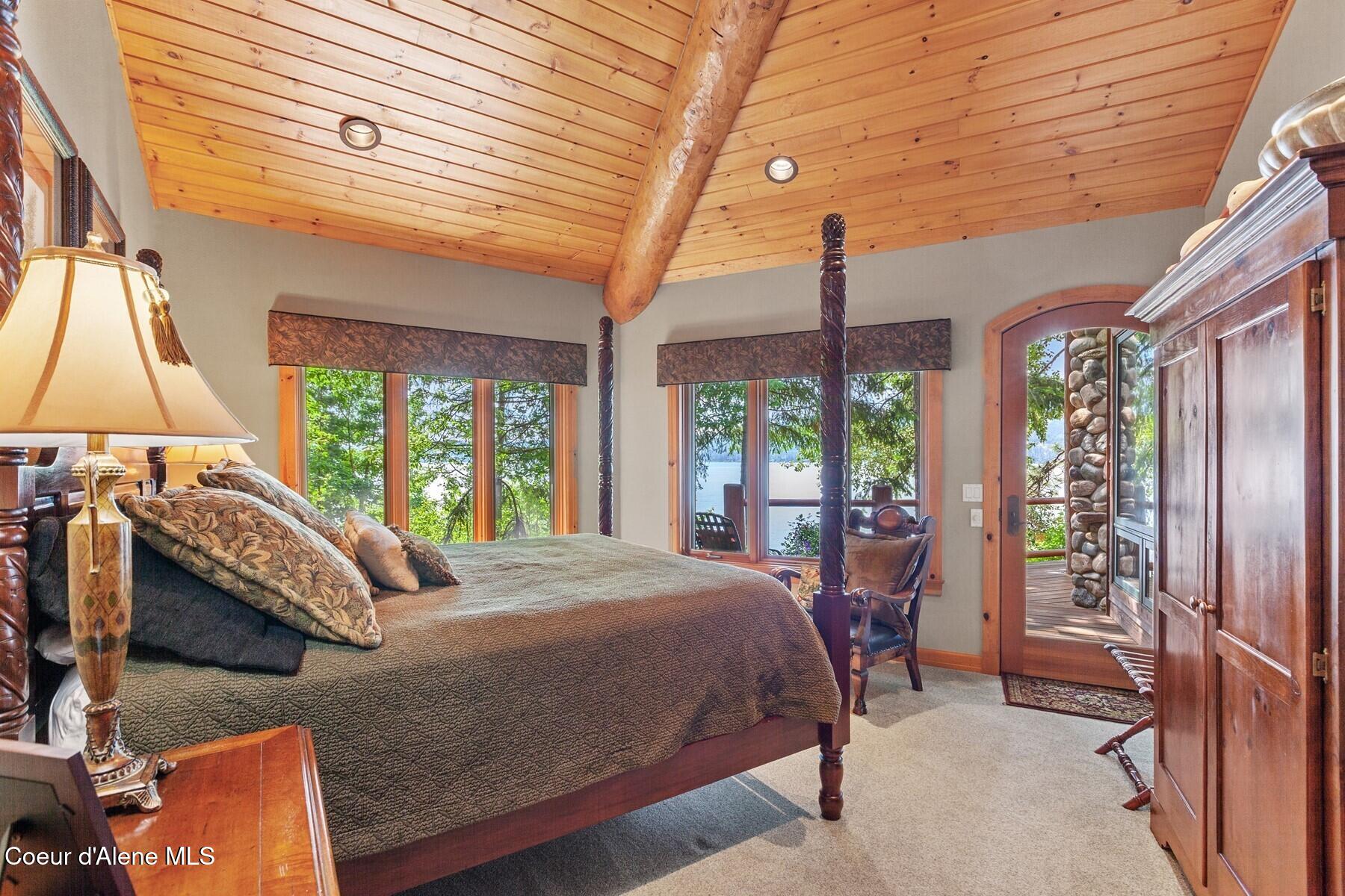 360 E Ganos Ln