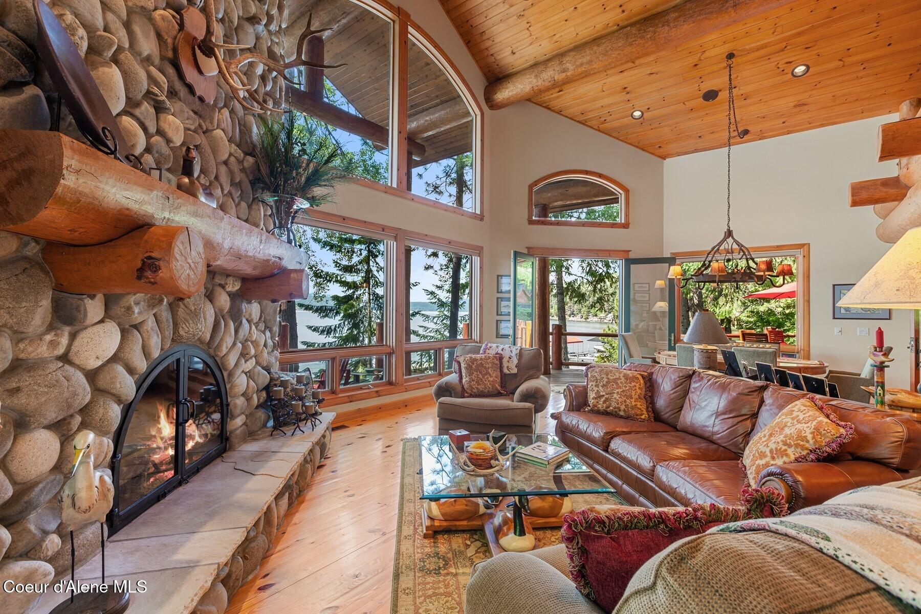 360 E Ganos Ln
