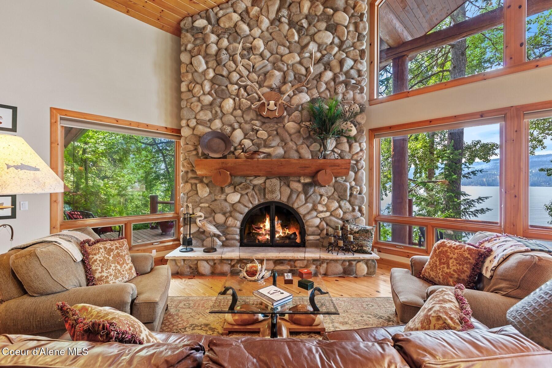 360 E Ganos Ln