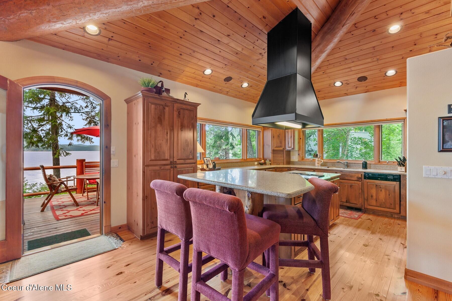 360 E Ganos Ln