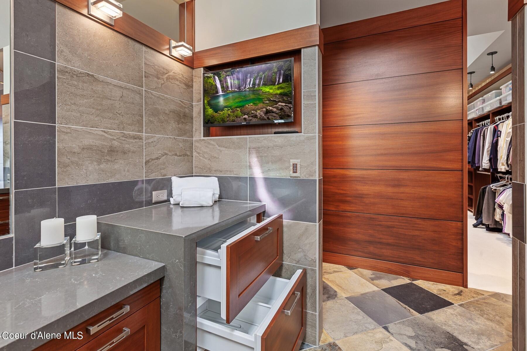 2051 S Island Green Dr