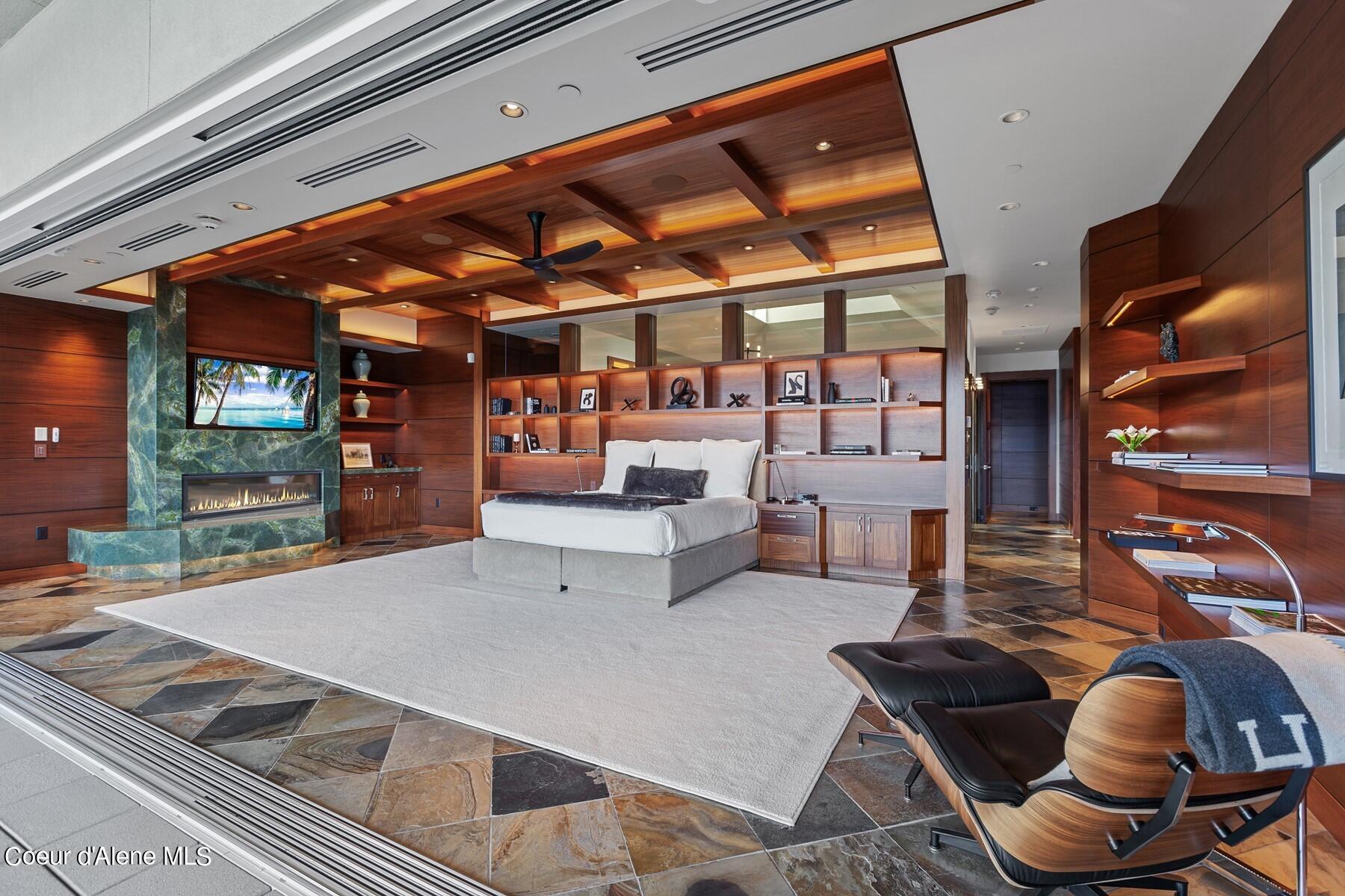 2051 S Island Green Dr