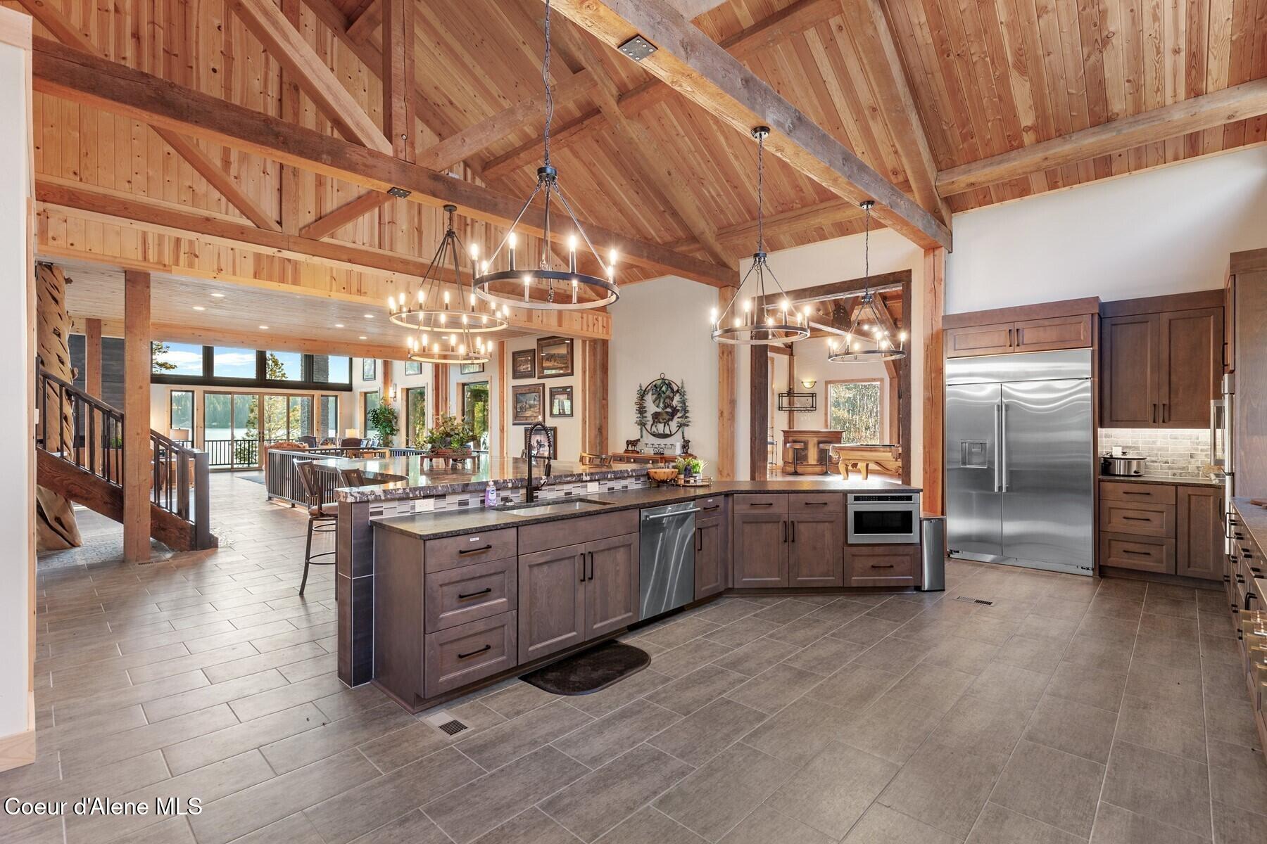 14318 N Waters Edge Ct