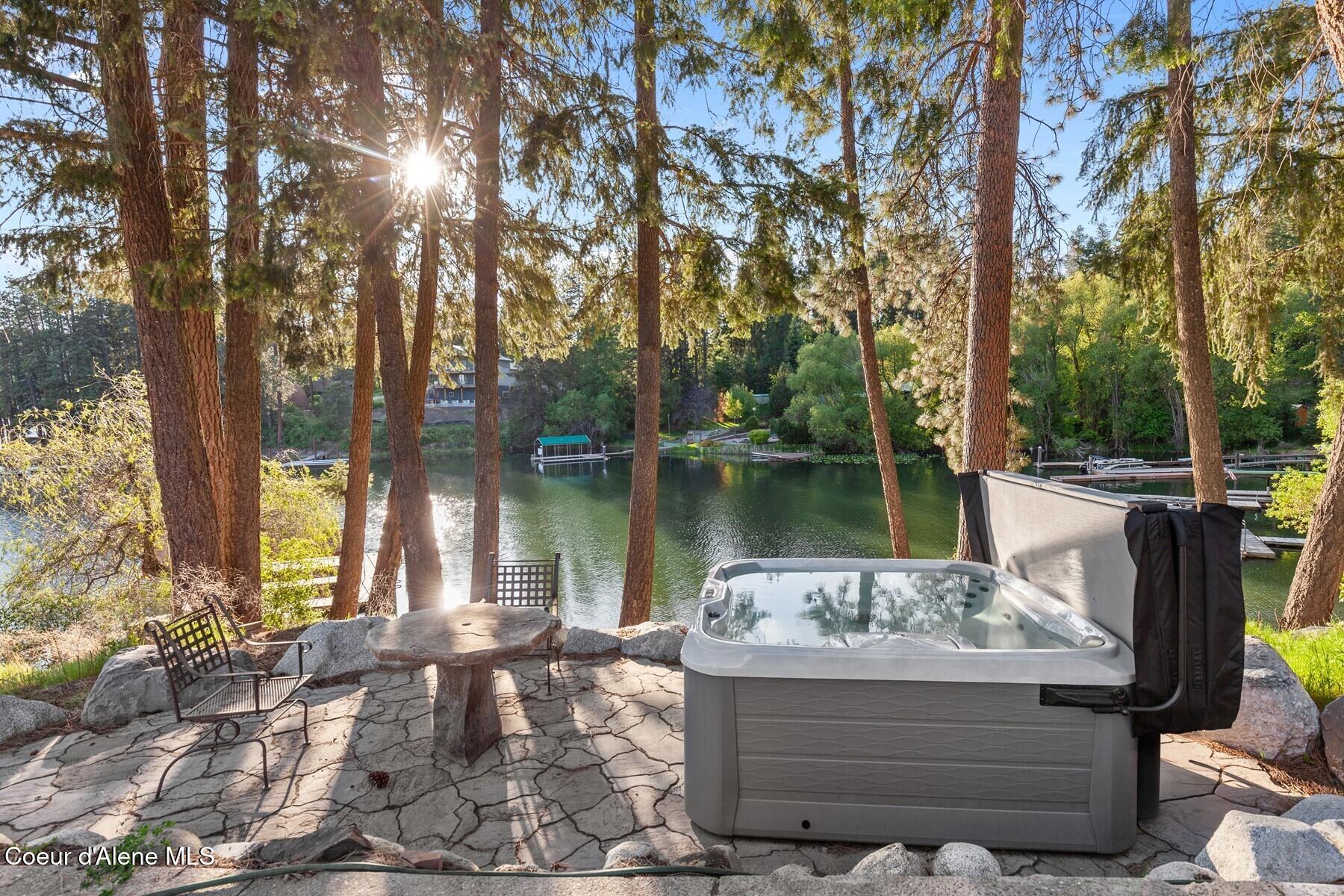 14318 N Waters Edge Ct