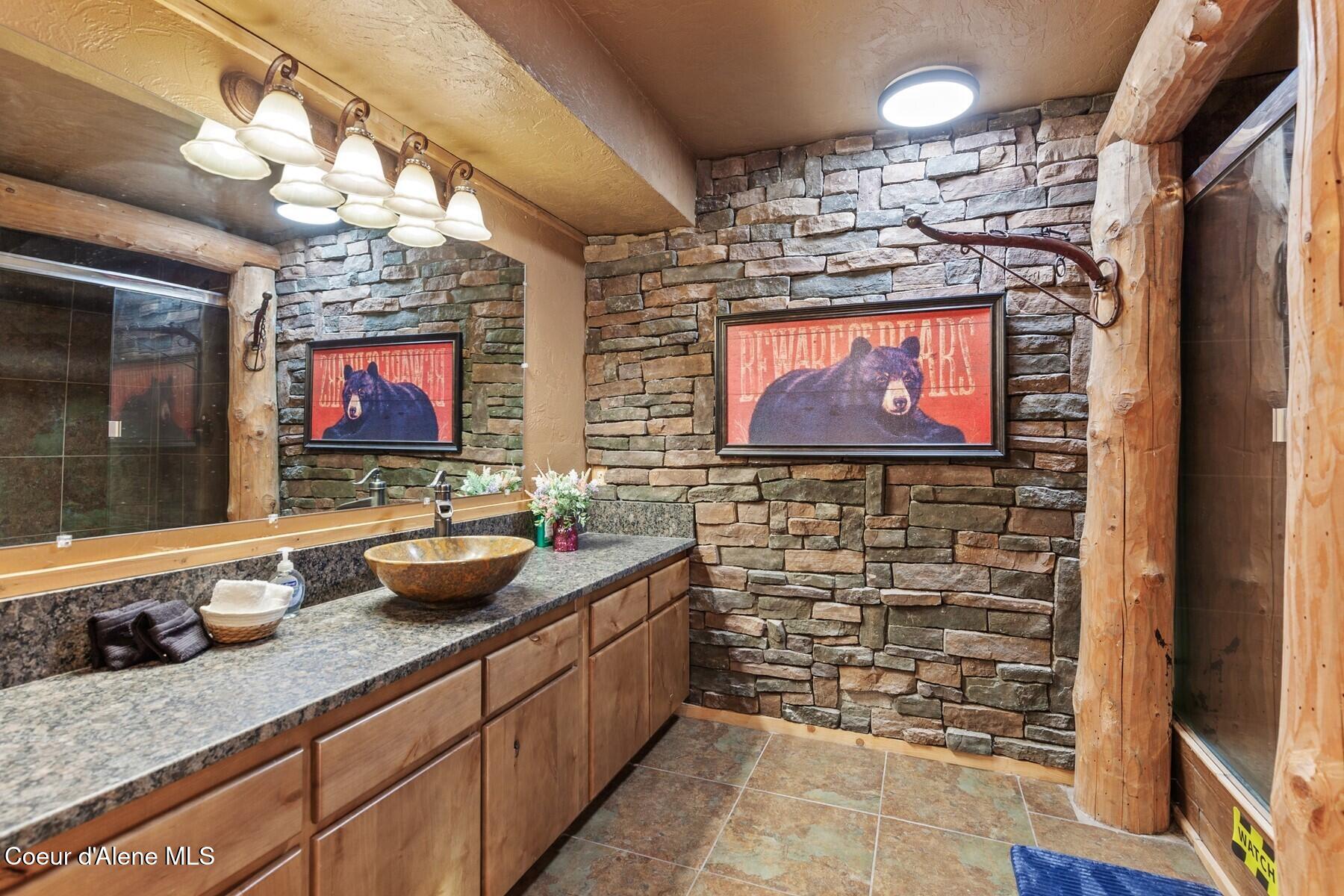 14318 N Waters Edge Ct