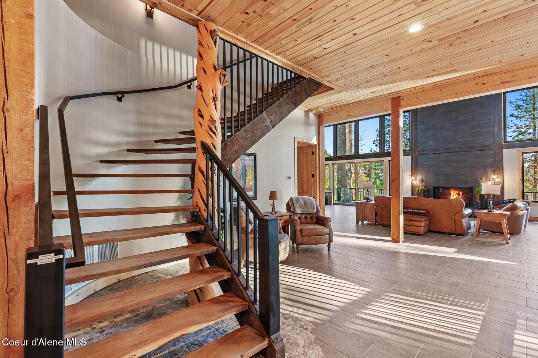 14318 N Waters Edge Ct