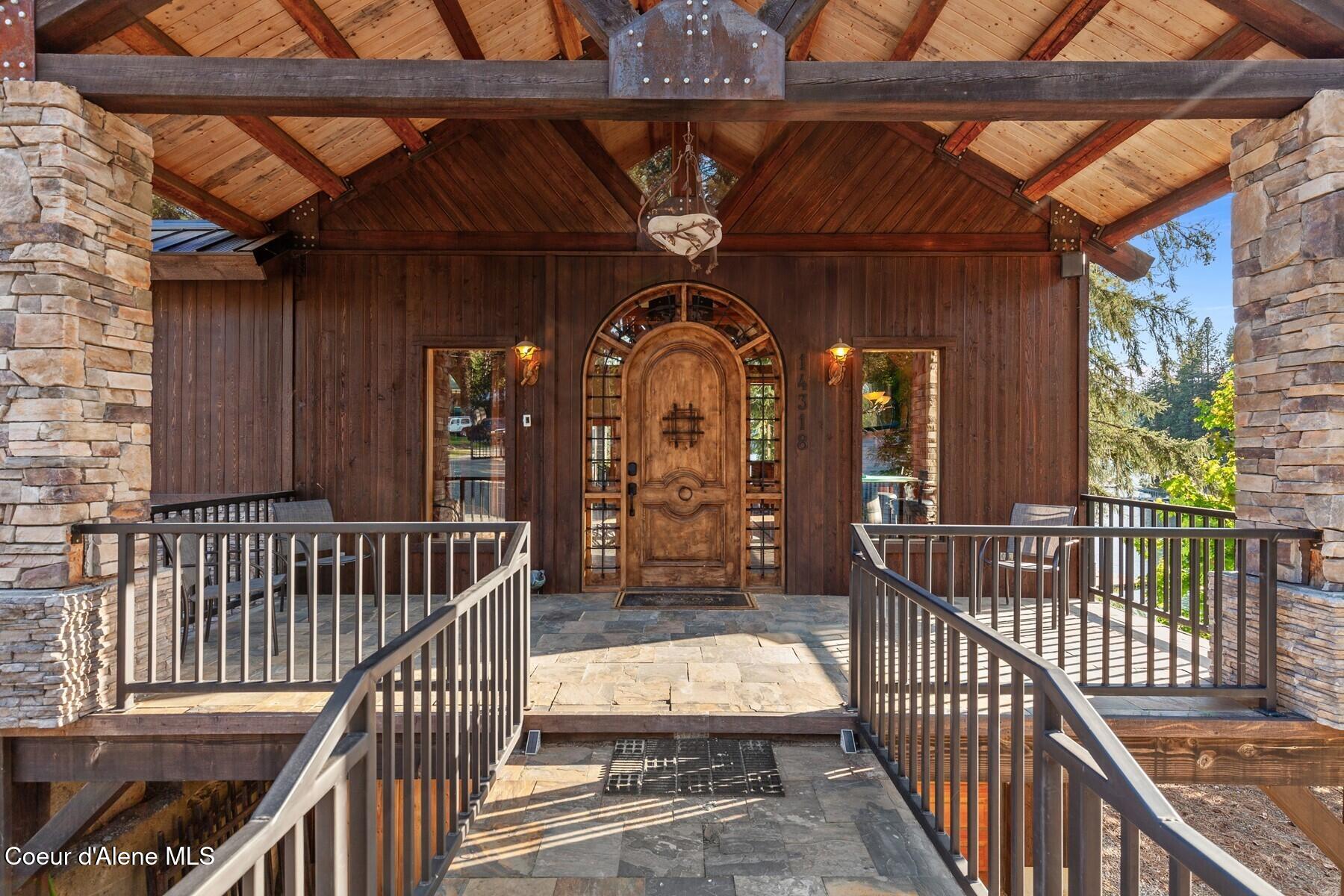 14318 N Waters Edge Ct