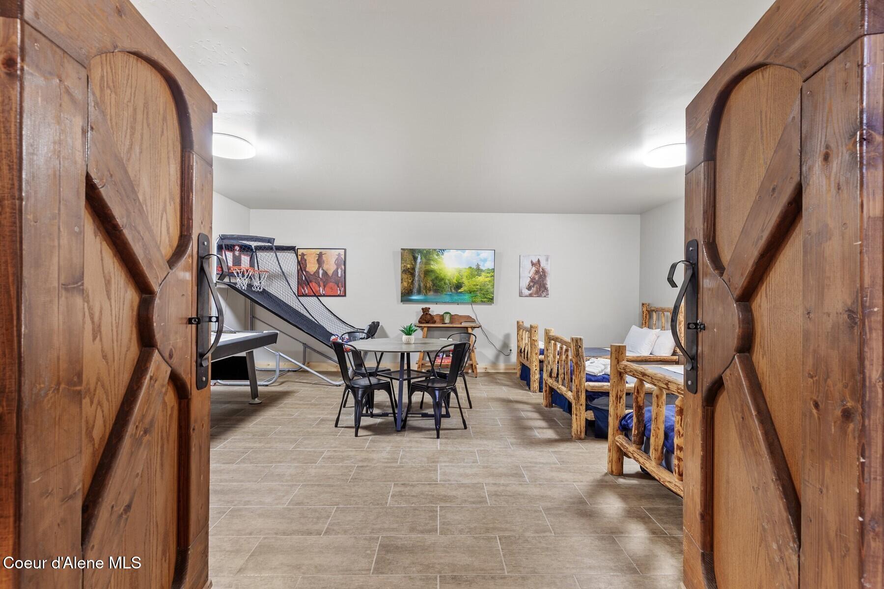 14318 N Waters Edge Ct