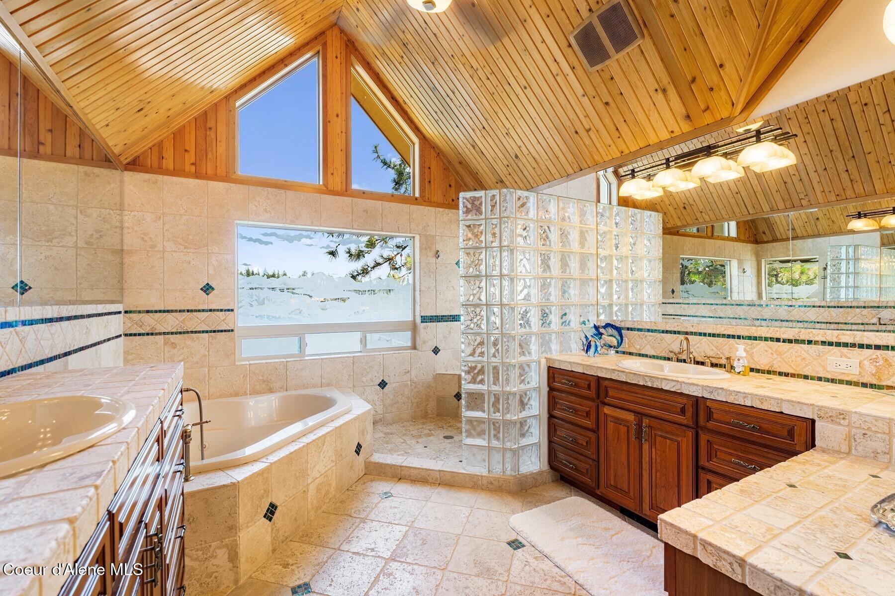 1750 W Valhalla Rd