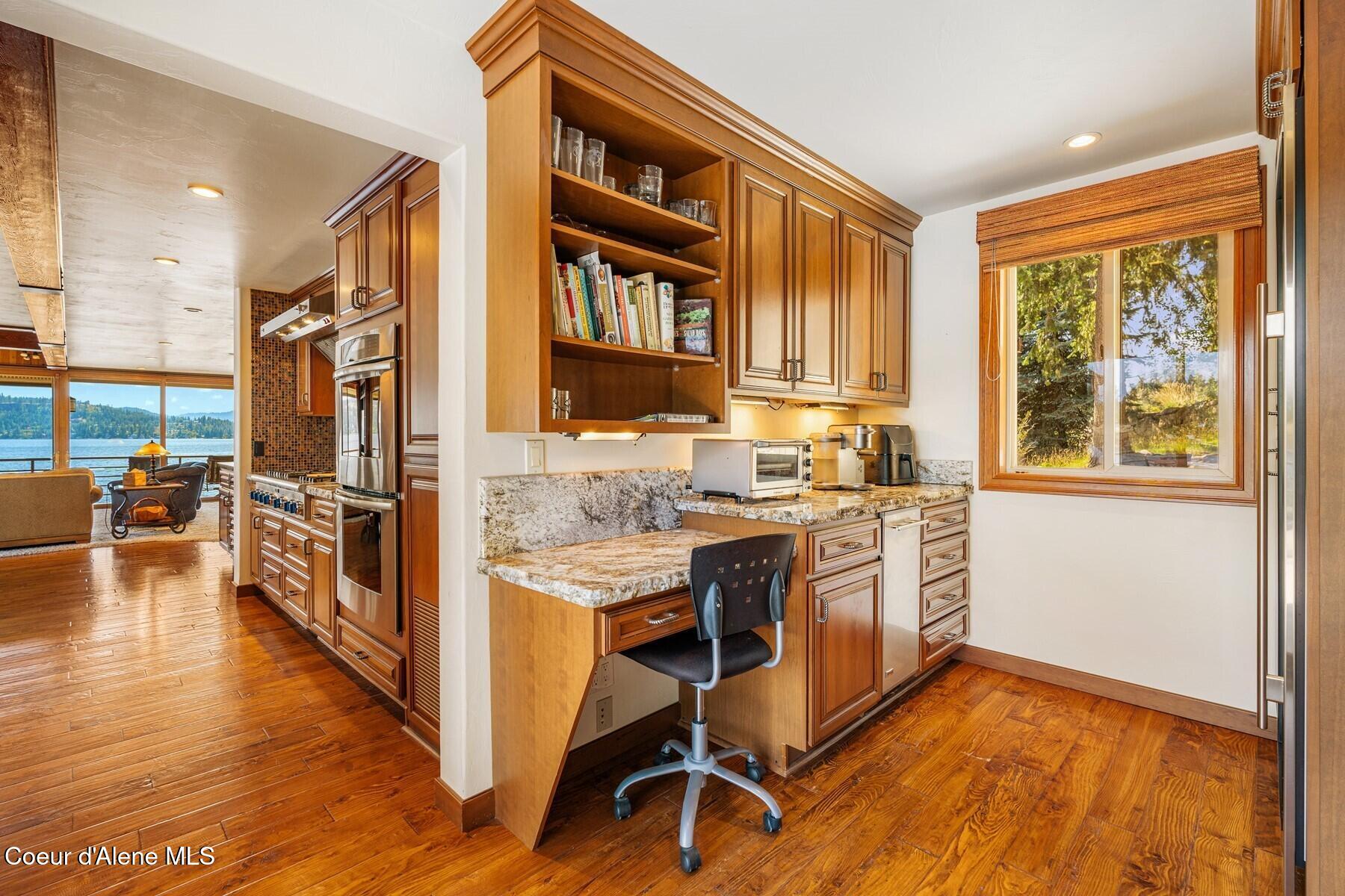 1750 W Valhalla Rd