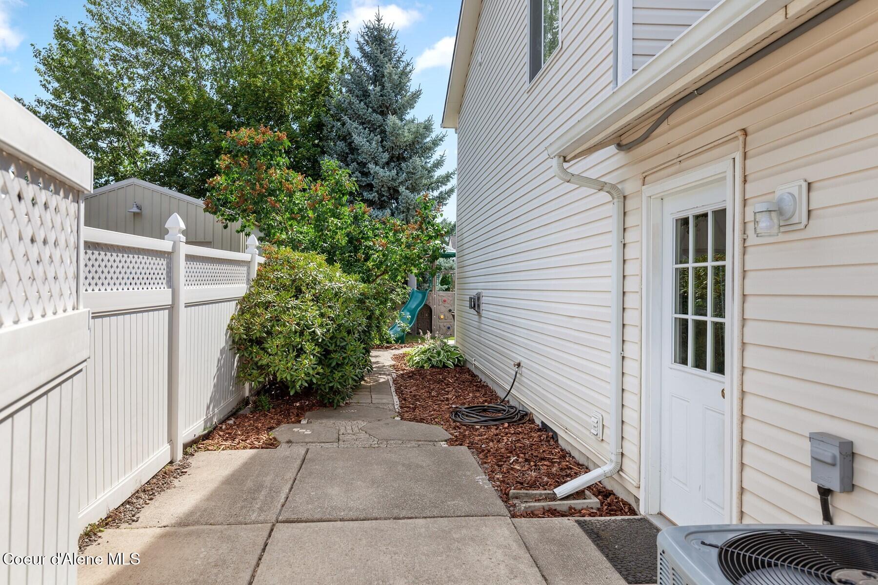 9178 N Entiate Dr