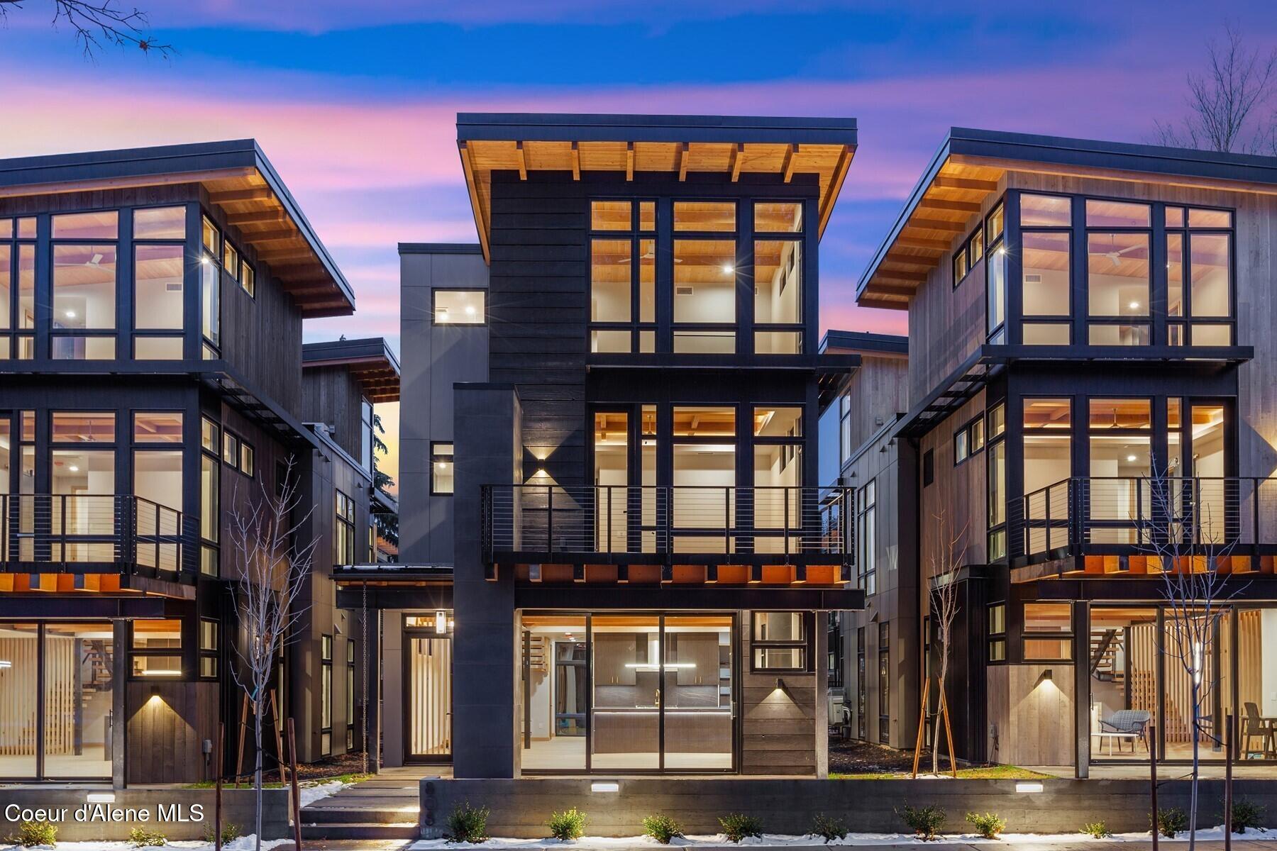 808 E Lakeside Ave